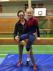 E-Schülerin Hannah Rigel mit Trainerin Erika Sendlinger